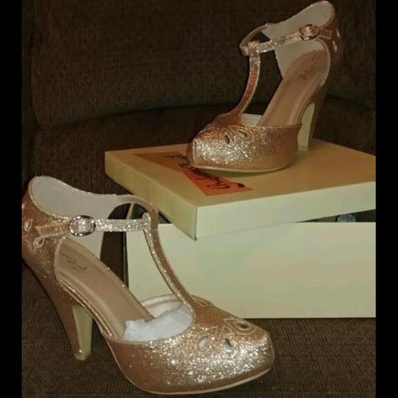 gold heels size 11